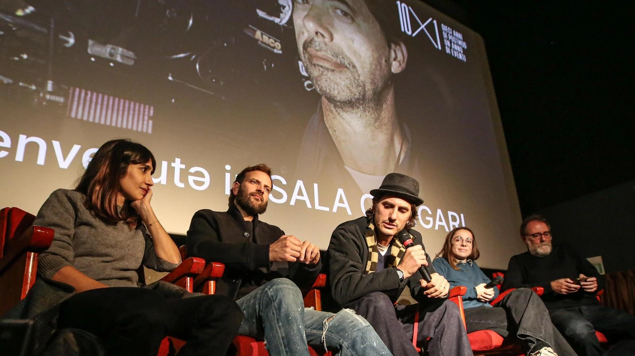 Valerio Mastandrea, Alessandro Borghi, Luca Marinelli e Silvia D’Amico a Perugia inaugurano la “Sala Caligari“ tra aneddoti e ricordi Valerio Mastandrea, Alessandro Borghi, Luca Marinelli e Silvia D’Amico a Perugia inaugurano la “Sala Caligari“ tra aneddoti e ricordi