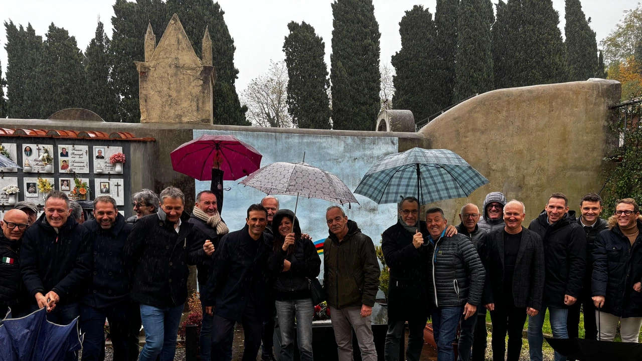 Lo staff della Nazionale Italiana di Ciclismo rende omaggio a Franco Ballerini Lo staff della Nazionale Italiana di Ciclismo rende omaggio a Franco Ballerini