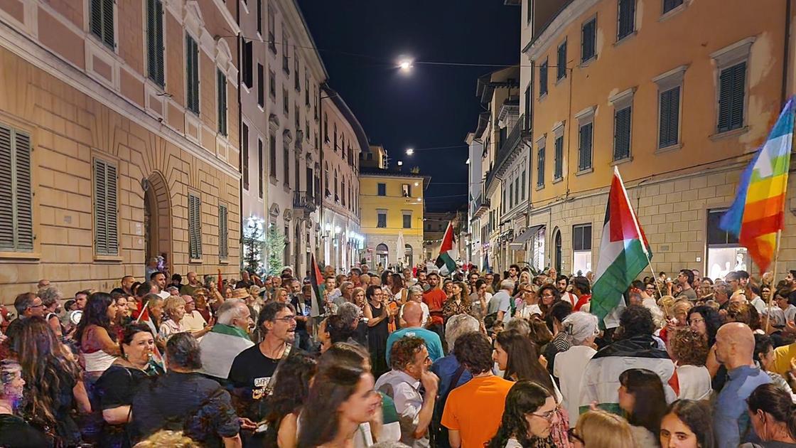 La comunità ’diserta il silenzio’. Tra maratone e manifestazioni