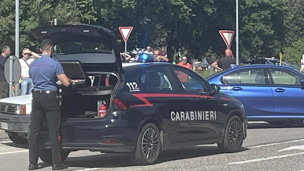 I Carabinieri sono intervenuti dopo la segnalazione di alcuni ragazzi che si stavano allenando per i Terzieri I Carabinieri sono intervenuti dopo la segnalazione di alcuni ragazzi che si stavano allenando per i Terzieri