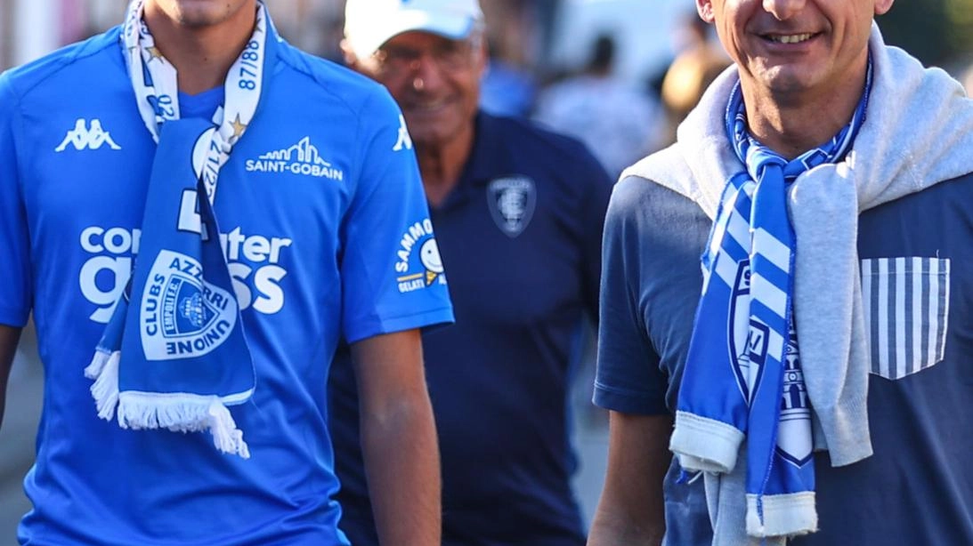 Altri più di mille tifosi azzurri hanno deciso di sottoscrivere l’abbonamento per il prossimo campionato di Serie B. Sono 1300,... Altri più di mille tifosi azzurri hanno deciso di sottoscrivere l’abbonamento per il prossimo campionato di Serie B. Sono 1300,...