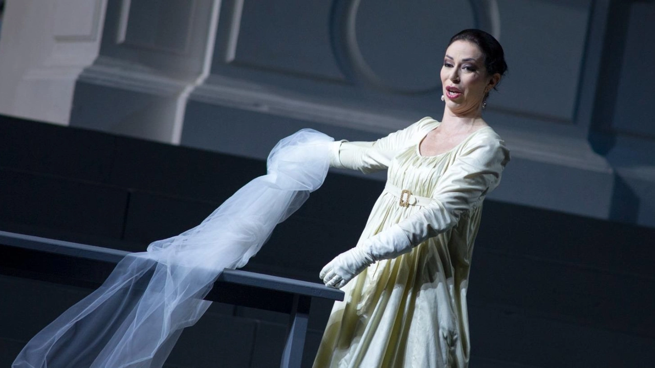 L Tosca andata in scena quest’estate al Festival Pucciniano; oggi sarà al teatro nazionale serbo