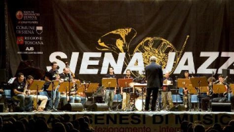 Stasera e domani due concerti alle 21,40 al Bastione San Domenico con protagonisti jazzisti di livello internazionale Stasera e domani due concerti alle 21,40 al Bastione San Domenico con protagonisti jazzisti di livello internazionale