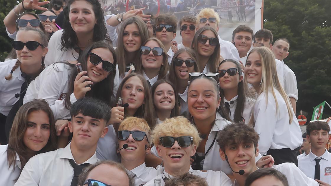 Trionfa l’Oca, Diodoro day. Dal trenino al ritorno del re. Poi i cercatori di pepite e l’anno di ... Piombo Trionfa l’Oca, Diodoro day. Dal trenino al ritorno del re. Poi i cercatori di pepite e l’anno di ... Piombo