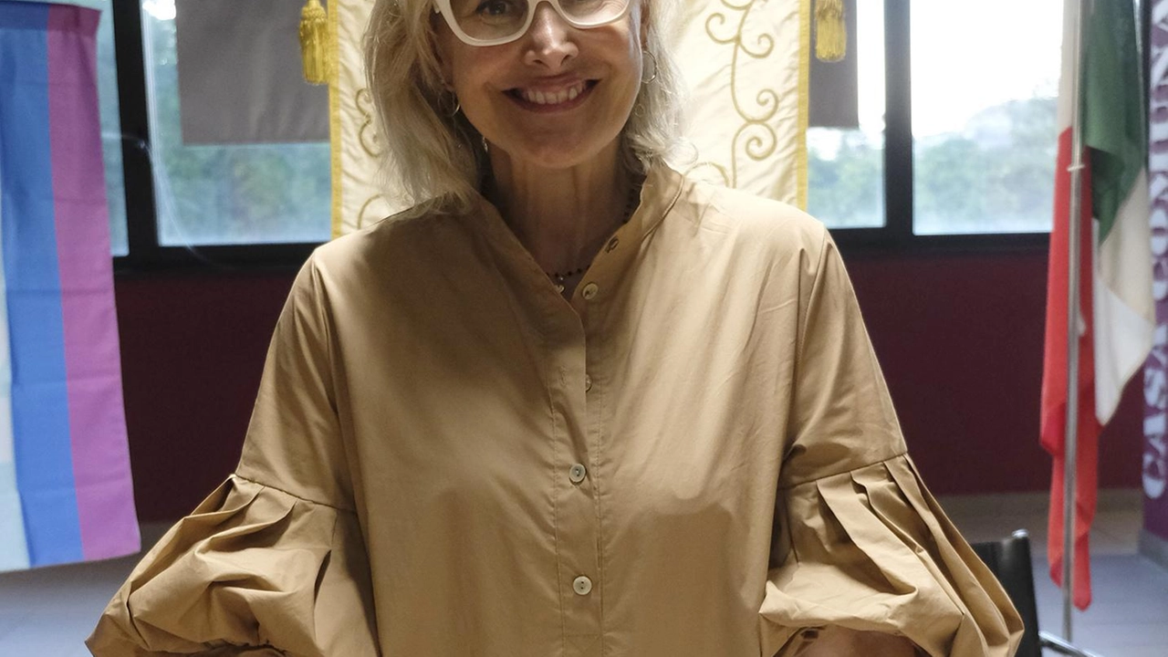 La scrittrice e poetessa arcolana, a cui è intitolata la biblioteca civica, aderì al partito fascista e lavorò a Roma per il Minculpop La scrittrice e poetessa arcolana, a cui è intitolata la biblioteca civica, aderì al partito fascista e lavorò a Roma per il Minculpop