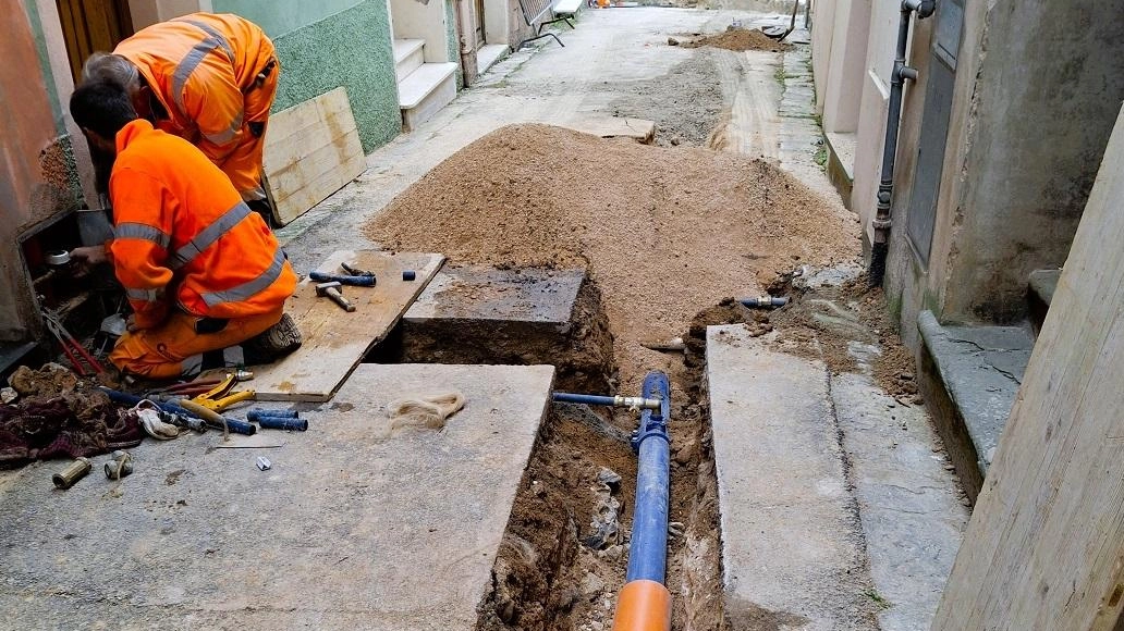 BUTI Un acquedotto più moderno, efficiente e... “comunicante”. Con la fine dei lavori e la conseguente entrata in funzione delle nuove...
