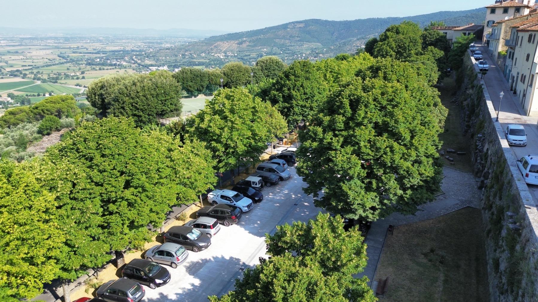Cortona, lavori al parcheggio del Mercato. Scattano i divieti di sosta Cortona, lavori al parcheggio del Mercato. Scattano i divieti di sosta