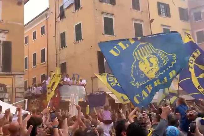 Un momento della festa in piazza Alberica