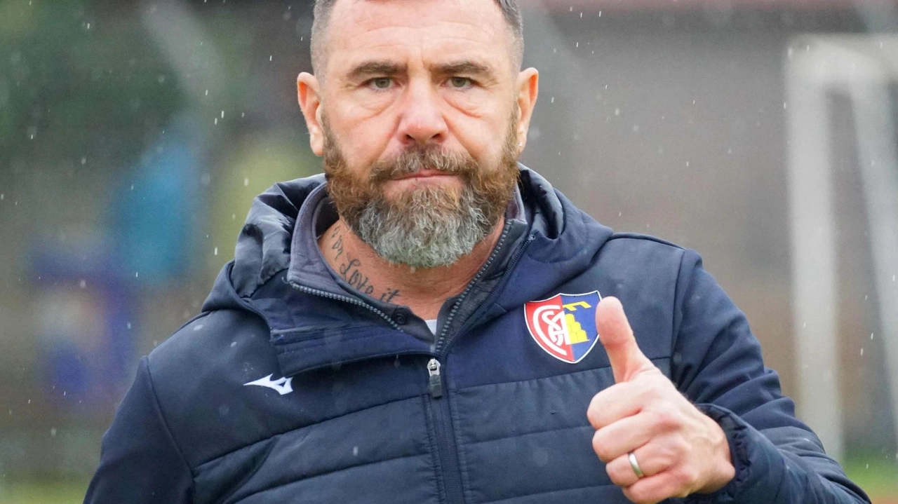 Il Montevarchi evita i play-out con un pareggio a Ostia. Elia Tommasini segna il gol decisivo. Atos Rigucci si congeda. Il Montevarchi evita i play-out con un pareggio a Ostia. Elia Tommasini segna il gol decisivo. Atos Rigucci si congeda.