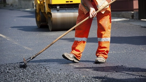 Lavori di asfaltatura in diverse aree della città Lavori di asfaltatura in diverse aree della città