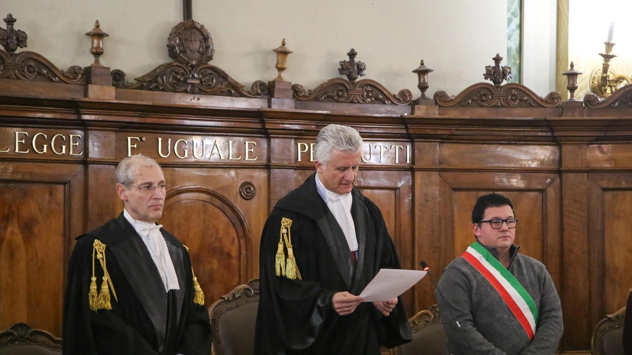 "La legge non è questa", commenta la donna dopo la lettura della sentenza. Soddisfazione dell’avvocato che assiste Hudson Pinheiro: "Non ci sono vincitori né vinti, ma noi eravamo certi dell’innocenza". "La legge non è questa", commenta la donna dopo la lettura della sentenza. Soddisfazione dell’avvocato che assiste Hudson Pinheiro: "Non ci sono vincitori né vinti, ma noi eravamo certi dell’innocenza".