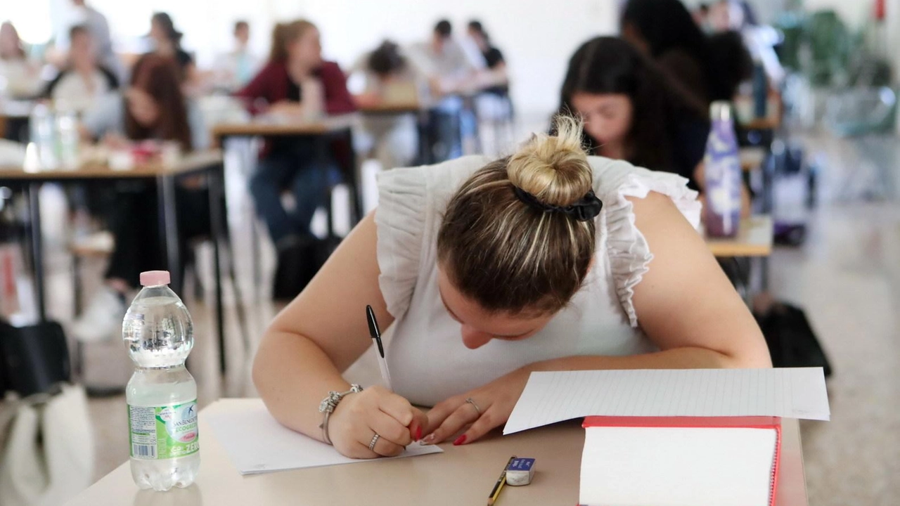 Polemiche a scuola dopo la “video-contestazione“. di una madre Polemiche a scuola dopo la “video-contestazione“. di una madre