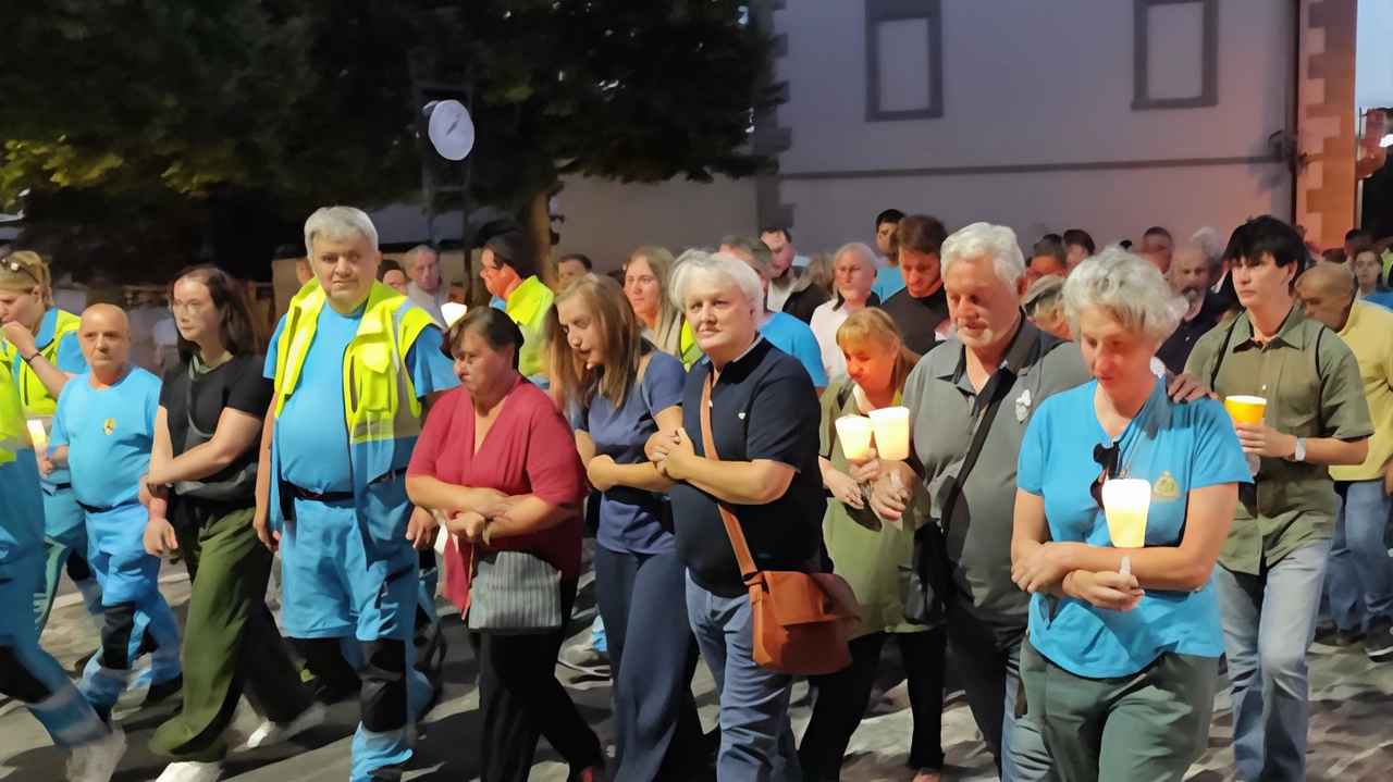 Fiaccolata a Terranuova insieme alla moglie di Gianni e la mamma di Giulia Fiaccolata a Terranuova insieme alla moglie di Gianni e la mamma di Giulia