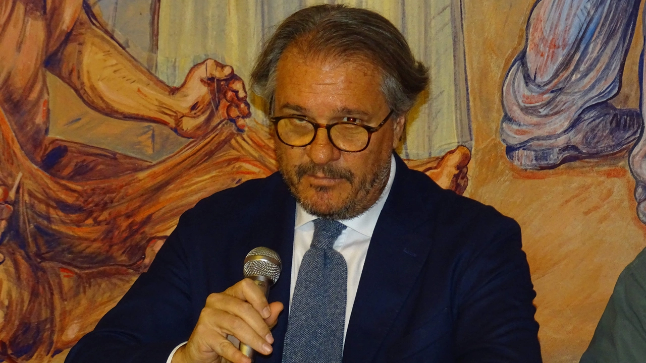L’assessore al turismo Alessandro Meciani ha trovato la sua abitazione di Massarosa svaligiata sabato pomeriggio quando è rientrato a casa dopo una giornata di lavoro L’assessore al turismo Alessandro Meciani ha trovato la sua abitazione di Massarosa svaligiata sabato pomeriggio quando è rientrato a casa dopo una giornata di lavoro