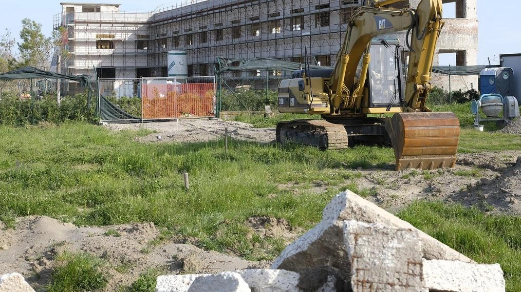 Il piano delle aree demaniali prevede che 100 metri di arenile libero diventino a uso esclusivo della futura struttura ricettiva Il piano delle aree demaniali prevede che 100 metri di arenile libero diventino a uso esclusivo della futura struttura ricettiva