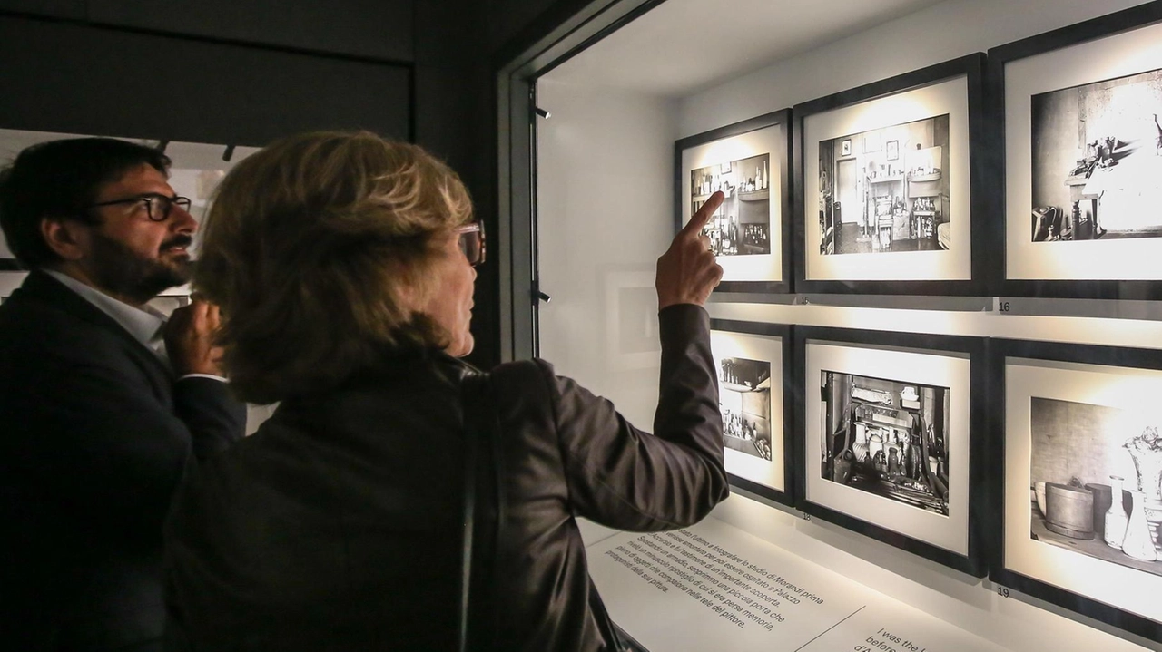A Perugia, lo spazio ’Camera Oscura’ della Galleria Nazionale dell’Umbria ospita gli scatti del celebre artista, a confronto con la pittura A Perugia, lo spazio ’Camera Oscura’ della Galleria Nazionale dell’Umbria ospita gli scatti del celebre artista, a confronto con la pittura