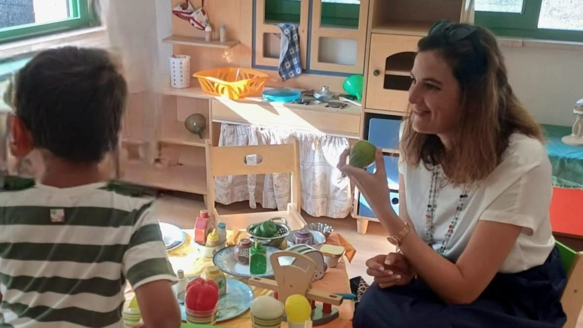 Elisa Tozzetti, assessora alle Politiche educative del Comune di Poggibonsi, era presente al suono della campanella Elisa Tozzetti, assessora alle Politiche educative del Comune di Poggibonsi, era presente al suono della campanella