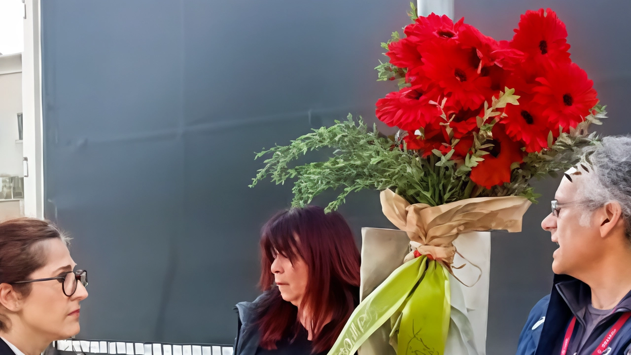 Le proteste degli operai dopo la morte di Susanna Celentano investita da un tir in via Einstein A un anno dalla morte oggi iniziano i lavori di riqualificazione della strada Le proteste degli operai dopo la morte di Susanna Celentano investita da un tir in via Einstein A un anno dalla morte oggi iniziano i lavori di riqualificazione della strada