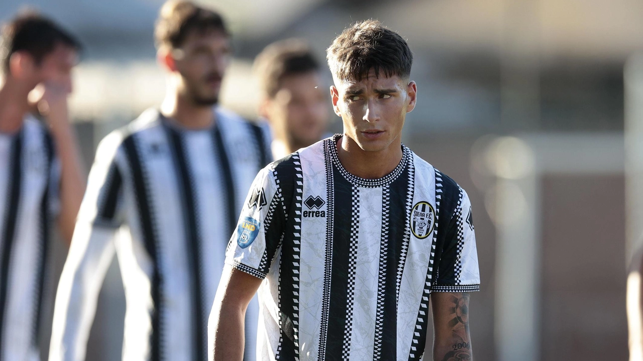 Il giovane trequartista Alessio Carbè racconta la sua crescita nel calcio, il suo trasferimento al Siena e la determinazione a realizzare il suo sogno, nonostante le sfide incontrate.