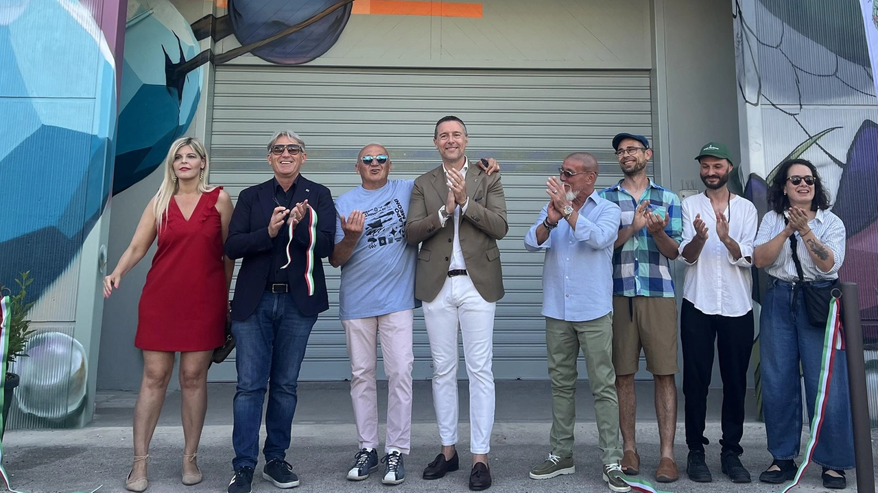 Due momenti dell’inaugurazione di ieri al centro commerciale Le Palme (Foto Aprili)
