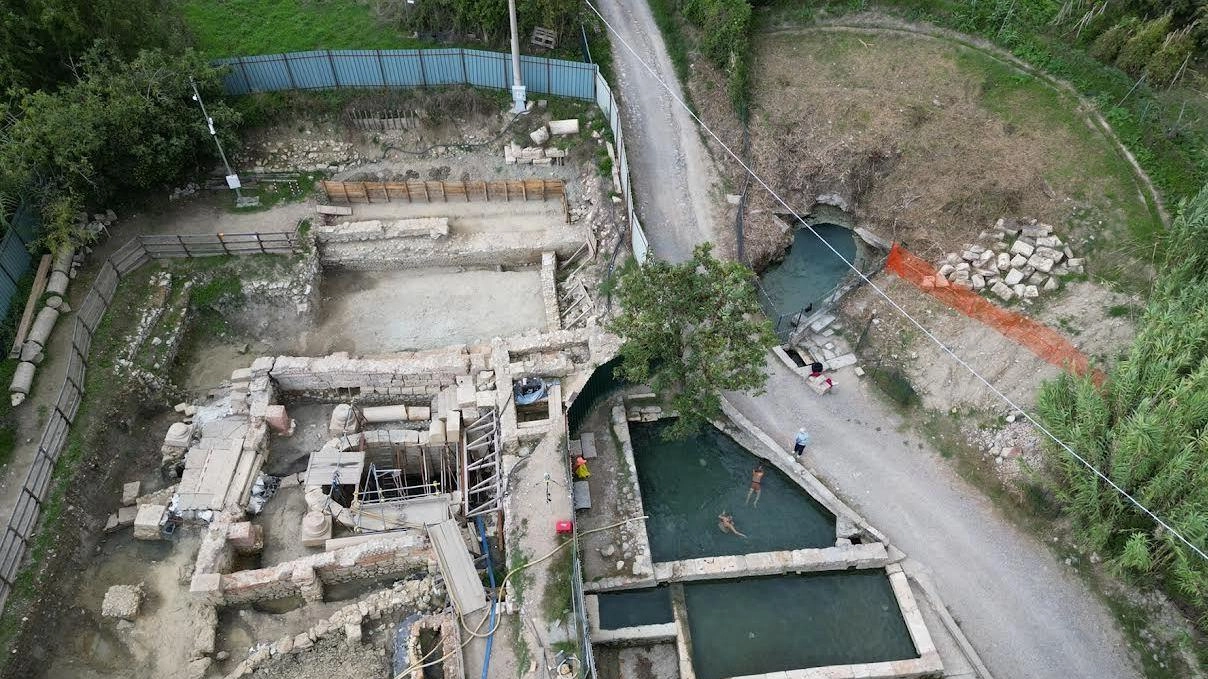 Proseguono i lavori legati agli scavi archeologici a San Casciano dei Bagni: al via alcuni interventi per garantirne la prosecuzione Proseguono i lavori legati agli scavi archeologici a San Casciano dei Bagni: al via alcuni interventi per garantirne la prosecuzione
