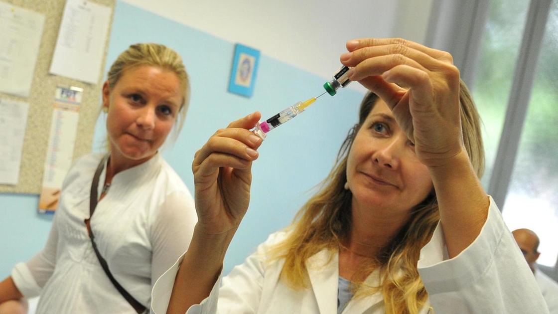 Virus sinciziale, in Toscana alta adesione alla vaccinazione. Ricoveri crollati del 90% Virus sinciziale, in Toscana alta adesione alla vaccinazione. Ricoveri crollati del 90%