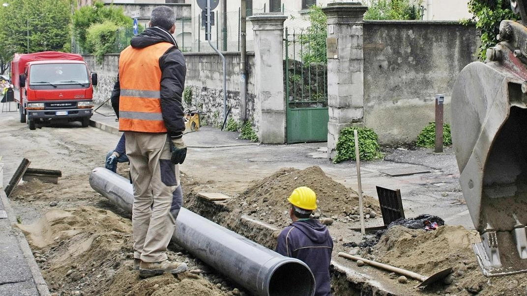L’intervento prevede la demolizione della tubazione non più idonea. L’assessore Milighetti: " L’amministrazione investe molto su questo tema". L’intervento prevede la demolizione della tubazione non più idonea. L’assessore Milighetti: " L’amministrazione investe molto su questo tema".