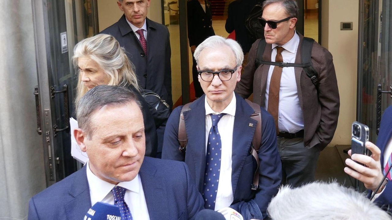 Alcuni membri della commissione antimafia venerdì a Prato (Attalmi)