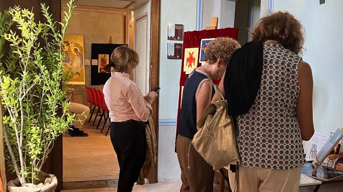 Andrà avanti fino a sabato 14 nel Palazzo Collacchioni, a Capalbio, la mostra "Angeli - Espressioni d’Arte in mostra", 50... Andrà avanti fino a sabato 14 nel Palazzo Collacchioni, a Capalbio, la mostra "Angeli - Espressioni d’Arte in mostra", 50...
