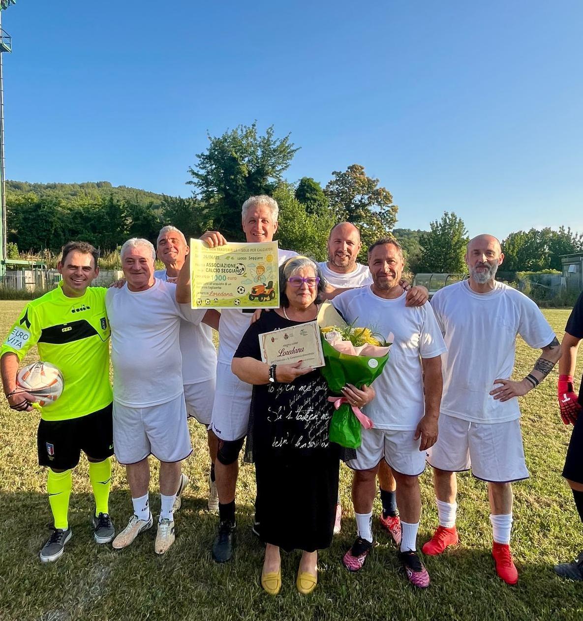 https://www.lanazione.it/image-service/view/acePublic/alias/contentid/OWY4ODUwOTItN2Q5Yi00/0/in-campo-per-ricordare-il-mitico-mister-pellegrino-pieri.jpeg