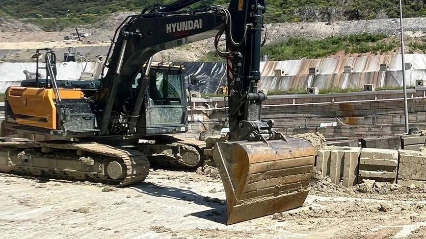 Il Comune di Montignoso tira dritto dopo lo sversamento avvenuto lo scorso 6 maggio "Appena conclusi i lavori di ricostruzione dell’argine perimetrale il sito deve essere bloccato". Il Comune di Montignoso tira dritto dopo lo sversamento avvenuto lo scorso 6 maggio "Appena conclusi i lavori di ricostruzione dell’argine perimetrale il sito deve essere bloccato".