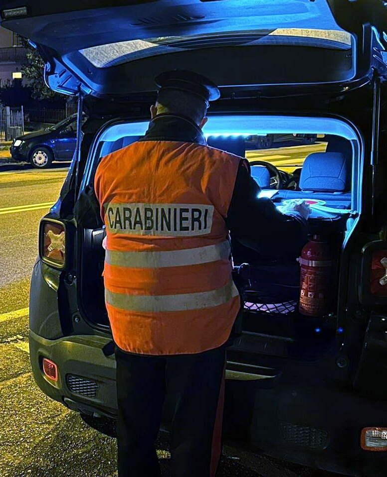 https://www.lanazione.it/image-service/view/acePublic/alias/contentid/OWYxNThmMTItMTYxYS00/0/arrestato-per-lesioni-a-pubblico-ufficiale.jpeg?f=1.91:1&w=1200