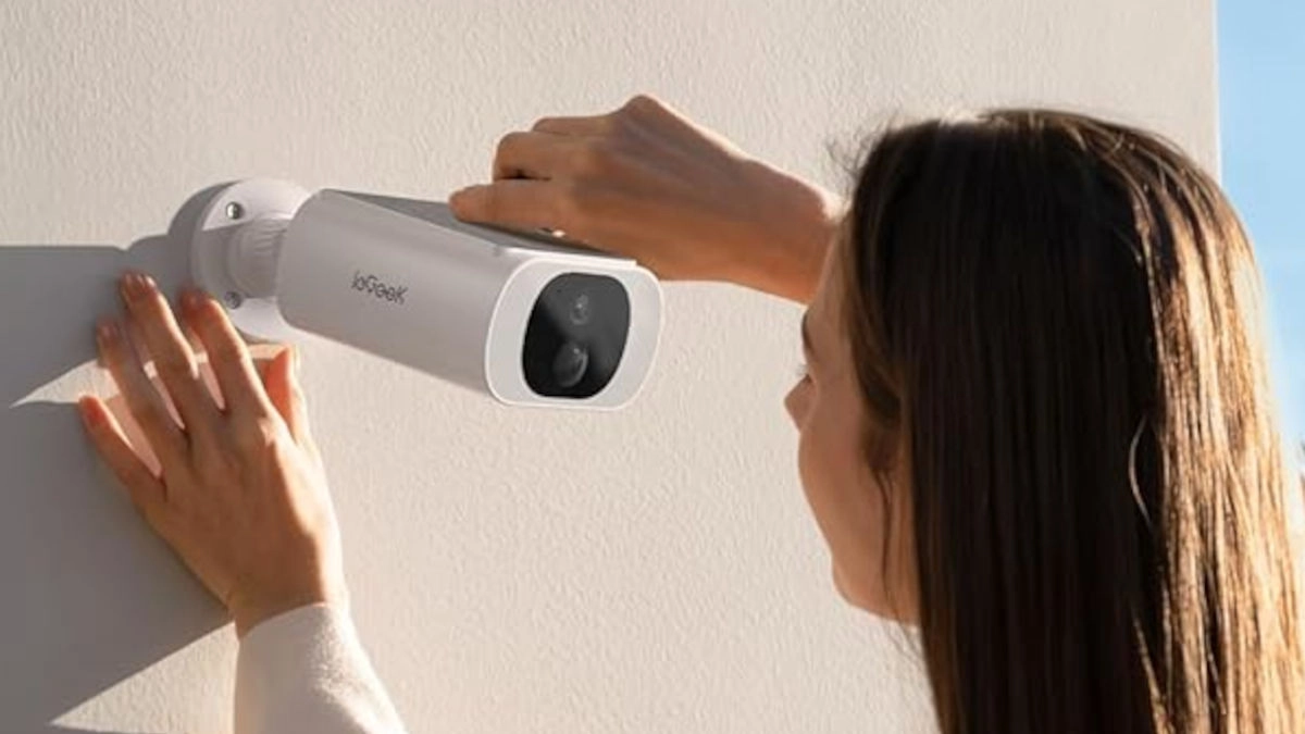 Casa e giardino sicuri senza costi extra in bolletta con questa videocamera di sorveglianza (e ora ti costa pochissimo)