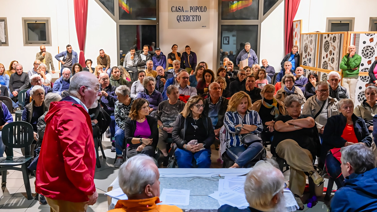 L’assemblea per discutere sul boom di furti a Querceto è stata molto partecipata L’assemblea per discutere sul boom di furti a Querceto è stata molto partecipata