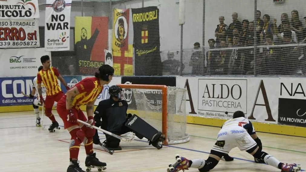 Semifinale gara 1 La beffa viene firmata a 27 secondi dallo scadere da Compagno, l’ex in maglia lodigiana Semifinale gara 1 La beffa viene firmata a 27 secondi dallo scadere da Compagno, l’ex in maglia lodigiana