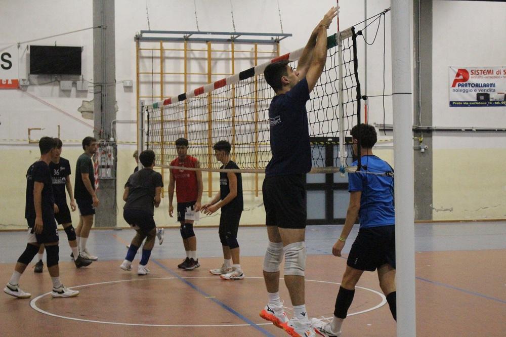 https://www.lanazione.it/image-service/view/acePublic/alias/contentid/OWZiM2Y2MGMtMTg3MC00/0/il-volley-prato-si-scalda-lo-scenario-dei-primi-test.jpeg?f=1.90:1&w=1200