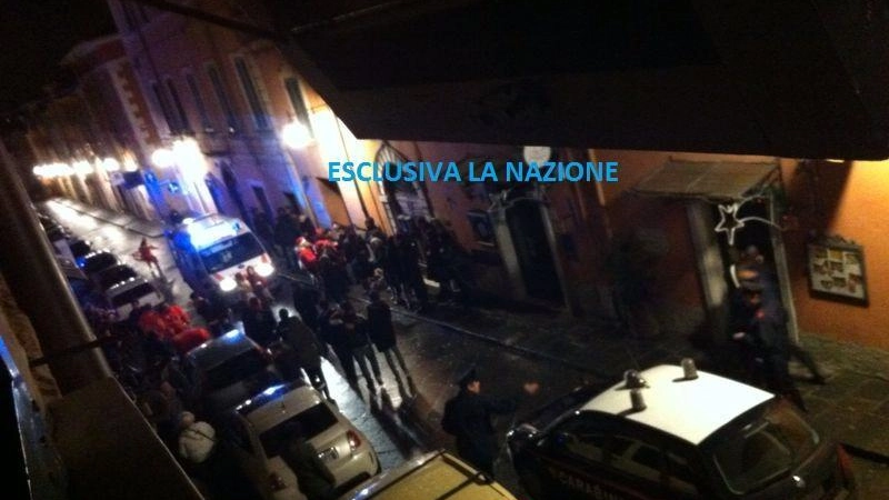 Duplice delitto a Massa fuori da un locale la notte di Natale: le foto in esclusiva di quella notte