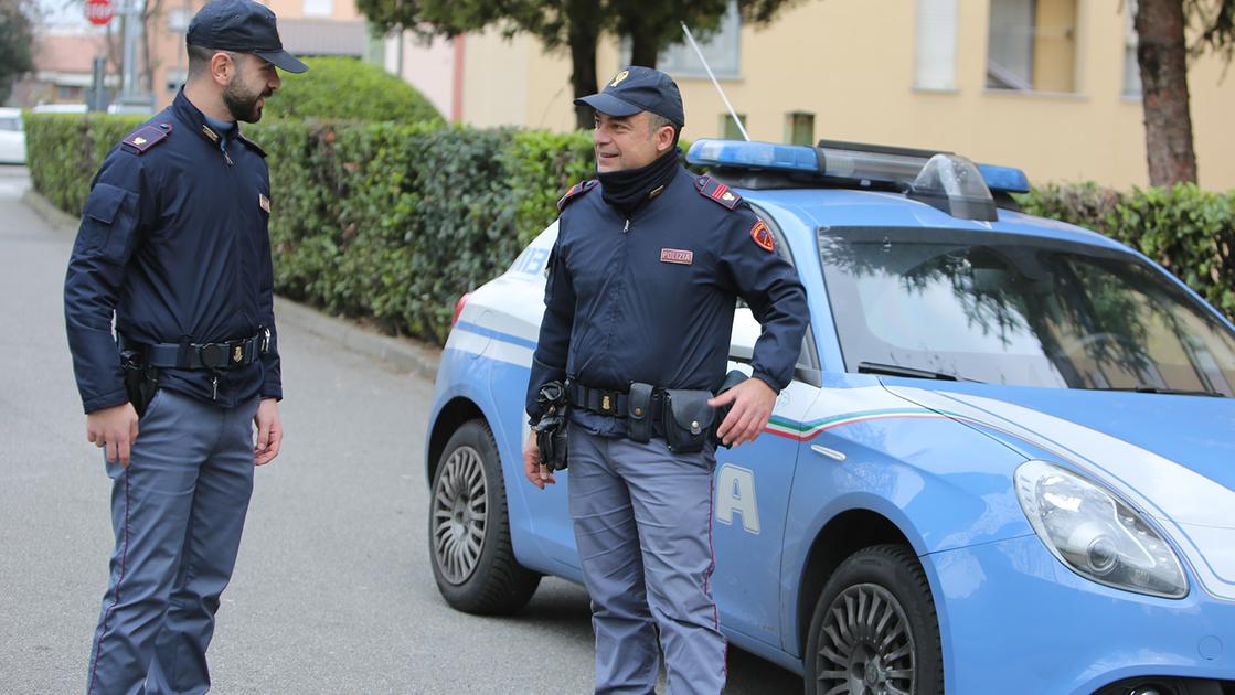 controlli straordinari a firenze un arresto per droga e 100 persone identificate da Lanazione.it controlli straordinari a firenze un arresto per droga e 100 persone identificate