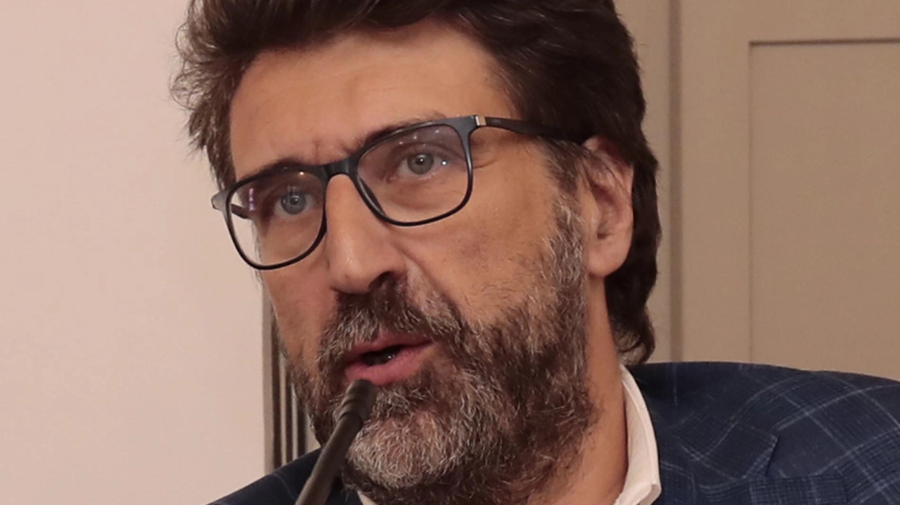 Il sindaco Giuseppe Gugliotti ringrazia i carabinieri per la pattuglia in più di servizio nel territorio a partire da ieri
