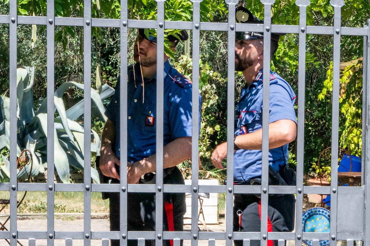 “Ho visto mia figlia ferita grave a terra”: donna assalita dal marito, l’orrore di un padre “Ho visto mia figlia ferita grave a terra”: donna assalita dal marito, l’orrore di un padre