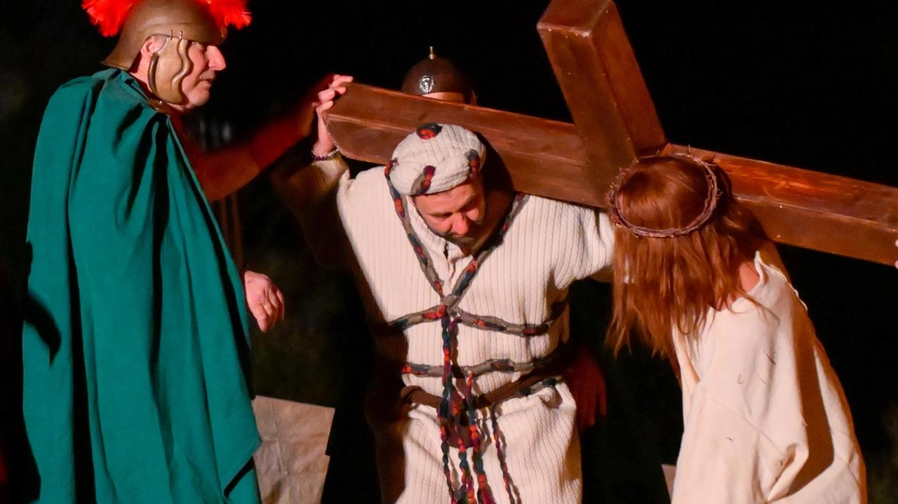 La 42ª edizione della Rievocazione Storica di Grassina presenta il miracolo della Resurrezione di Lazzaro e altre scene della Passione di Cristo.