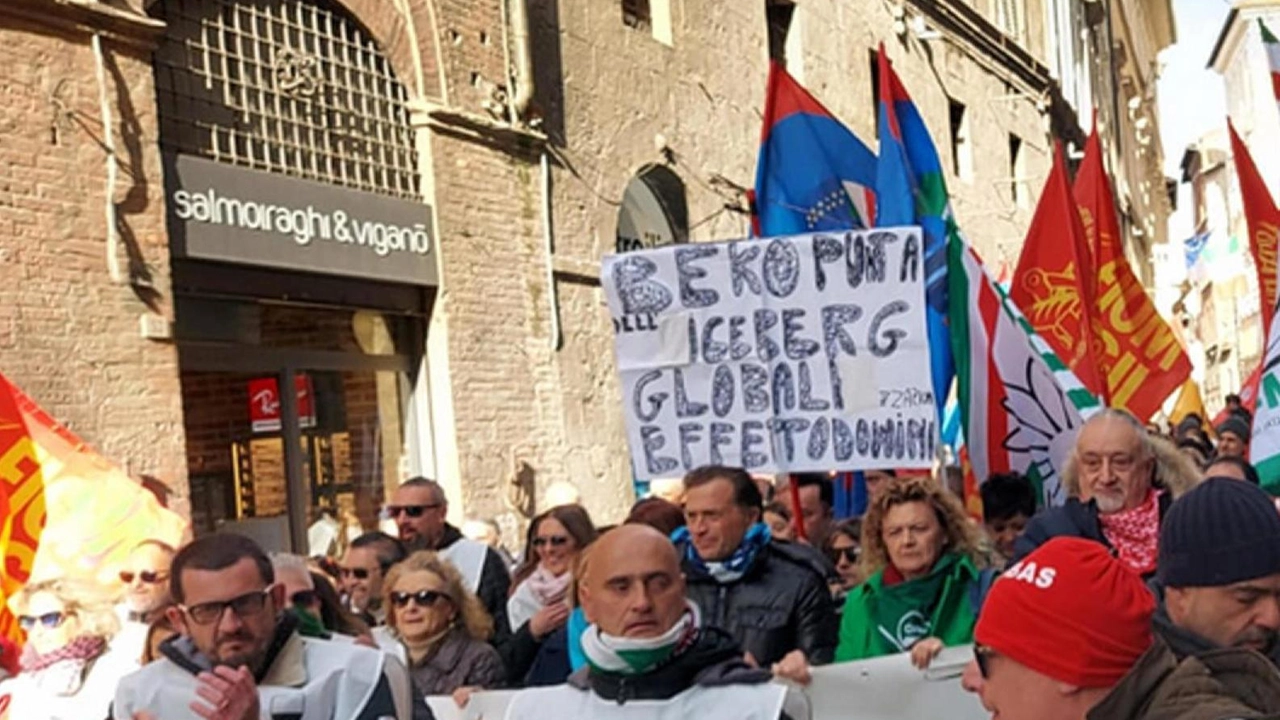 Una protesta degli operai senesi della Beko Una protesta degli operai senesi della Beko