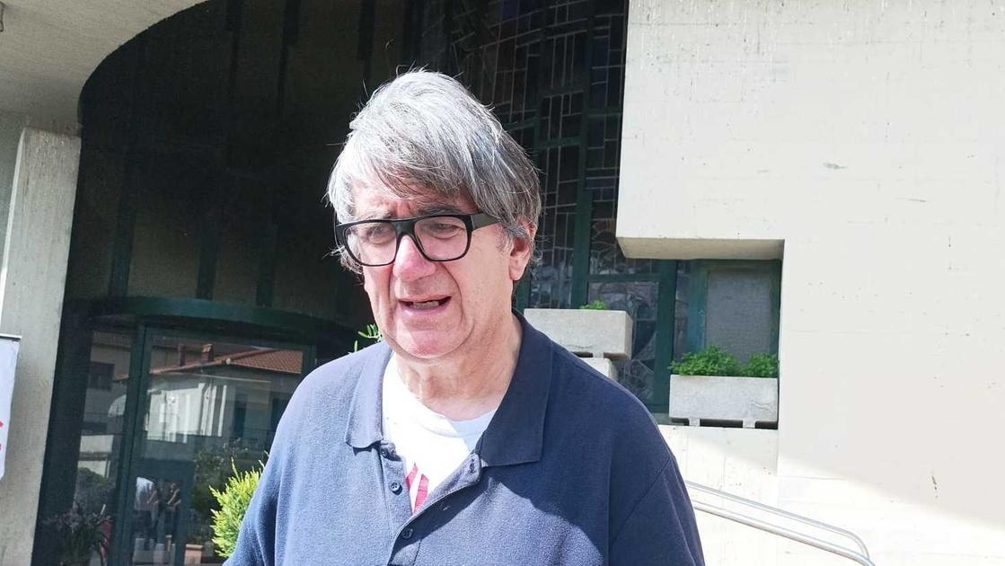 Controlli in chiesa a Vicofaro. Ma Biancalani non ci sta