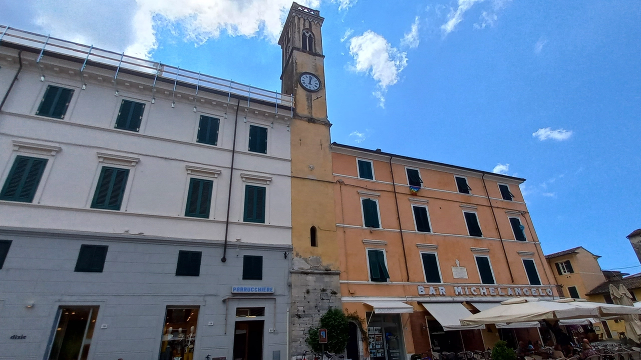 Il sopralluogo della ditta verrà fatto insieme all’intervento per sistemare le lancette, visto che da alcuni mesi l’orologio è indietro di dieci minuti