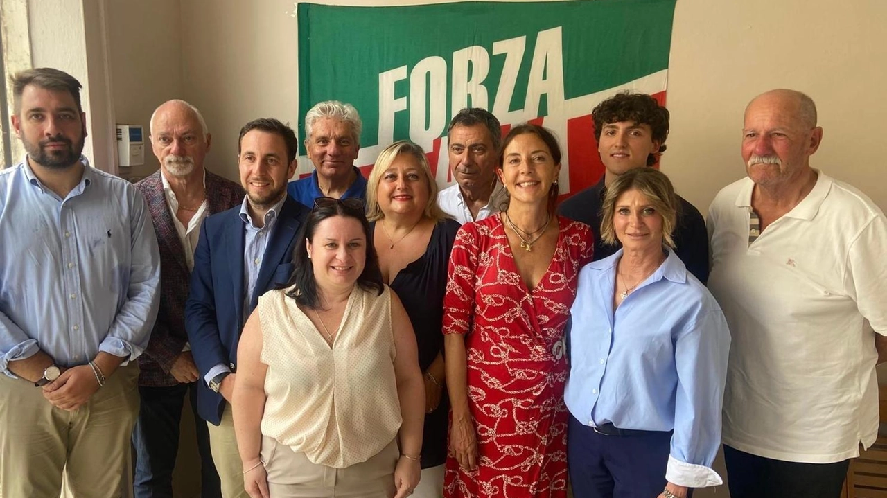 "Forza Italia è fulcro del centrodestra. Anzi, senza di noi non esisterebbe il centrodestra". Rivendica la centralità del suo partito... "Forza Italia è fulcro del centrodestra. Anzi, senza di noi non esisterebbe il centrodestra". Rivendica la centralità del suo partito...
