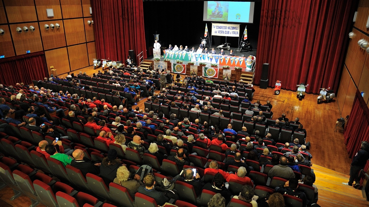 Uno spettacolo al “Teatro Era” a Pontedera (foto Germogli) Uno spettacolo al “Teatro Era” a Pontedera (foto Germogli)