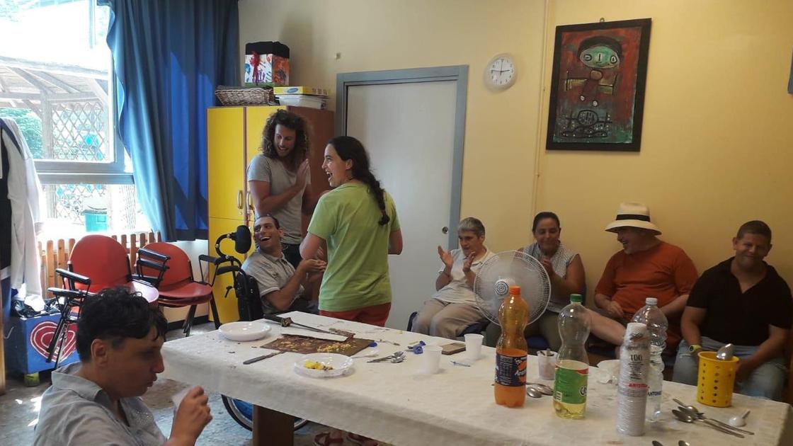 La protesta dei familiari di 50 disabili: "Il centro Pertini non adatto ai nostri ragazzi"
