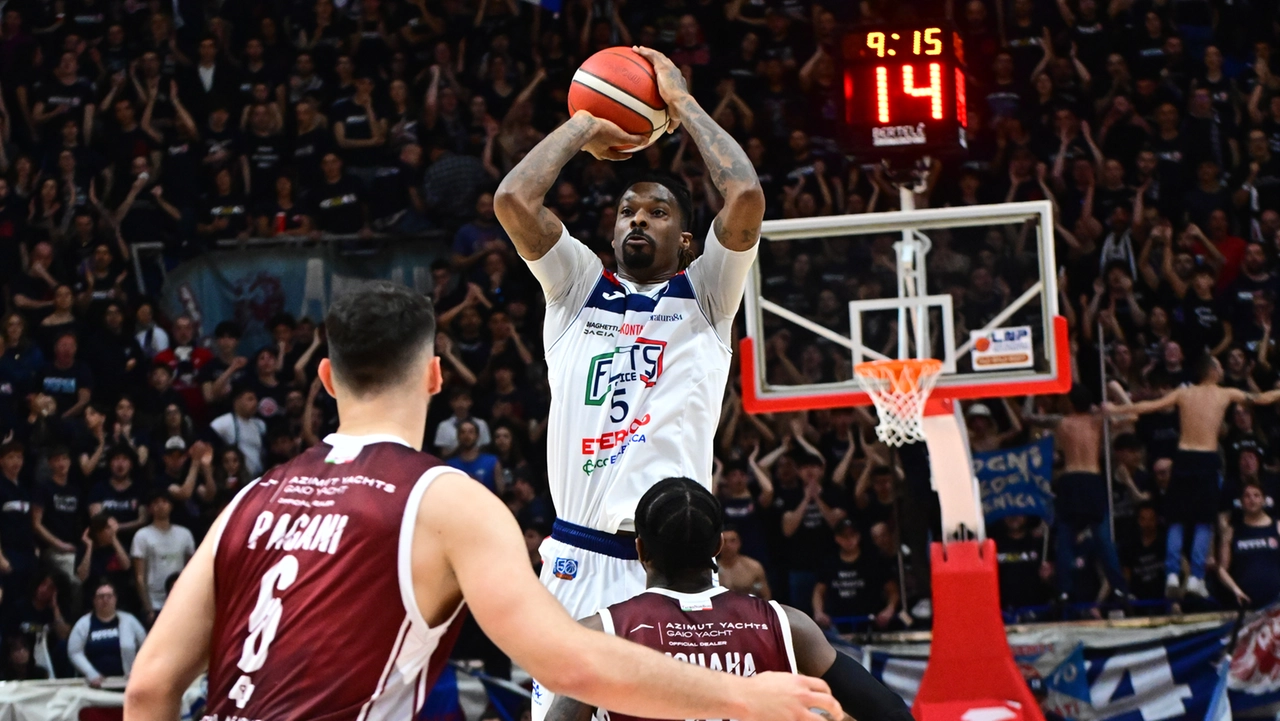 Fortitudo Nardò 87-77: 55 candeline per la Fossa e la Effe festeggia