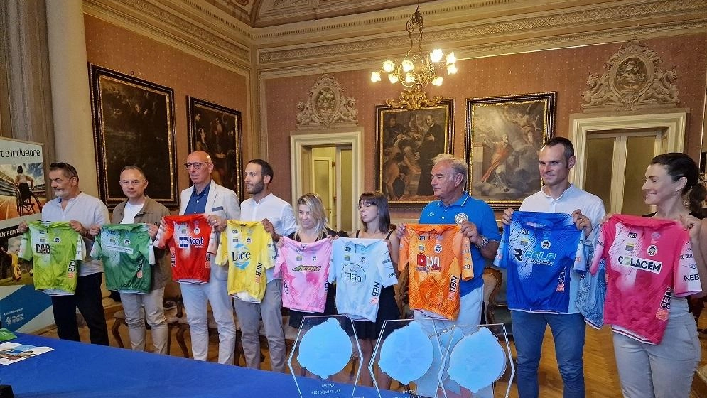 E’ tutto pronto per la seconda edizione del Giro dell’Umbria, gara a tappe di ciclismo su strada aperto alle categorie... E’ tutto pronto per la seconda edizione del Giro dell’Umbria, gara a tappe di ciclismo su strada aperto alle categorie...