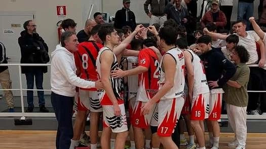 ll ko del Montemurlo vuol dire. meno 4 dal secondo posto e appena due lunghezze. su Lucca e Donoratico